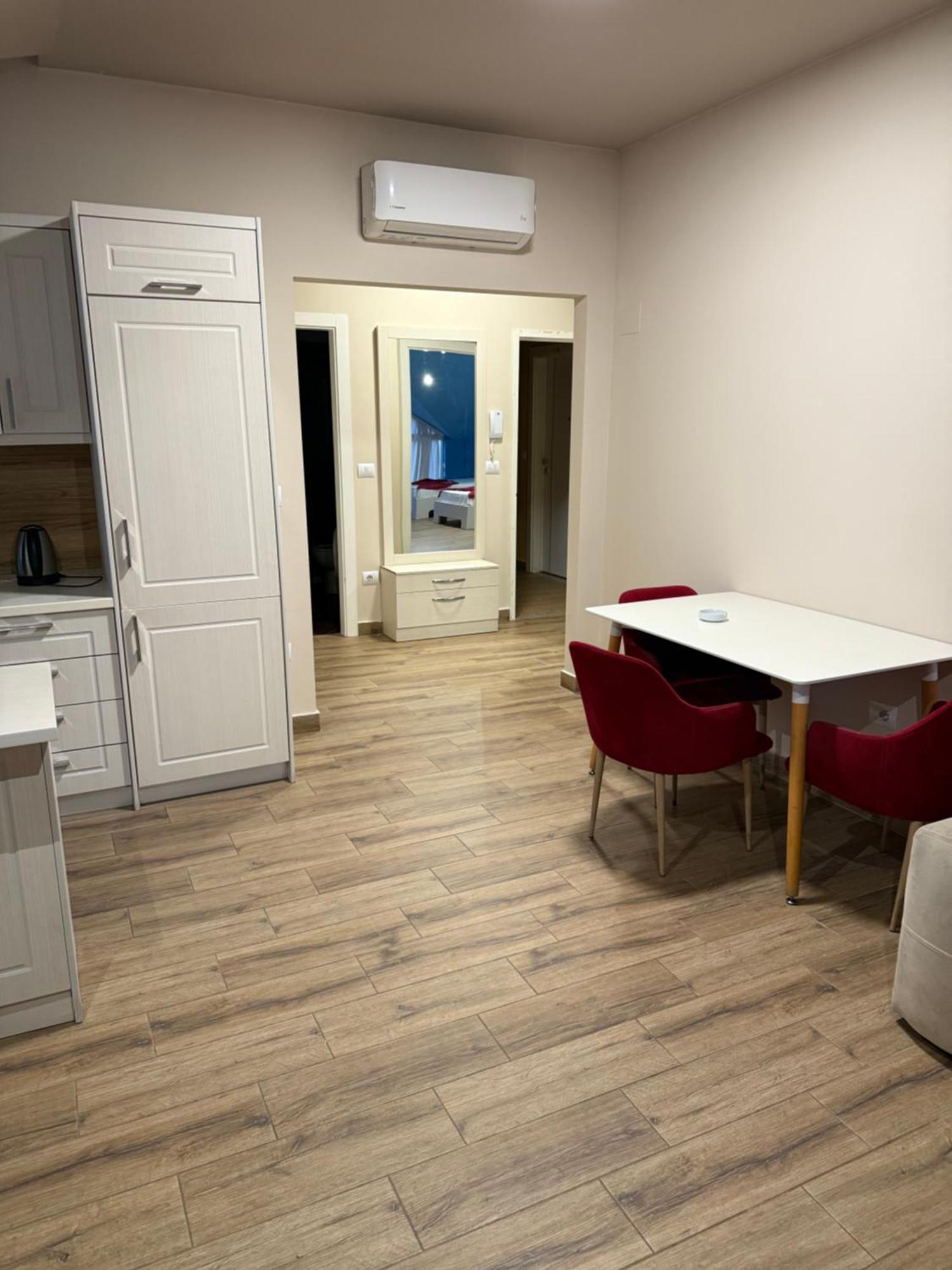 Shengjin Apartaments Extérieur photo