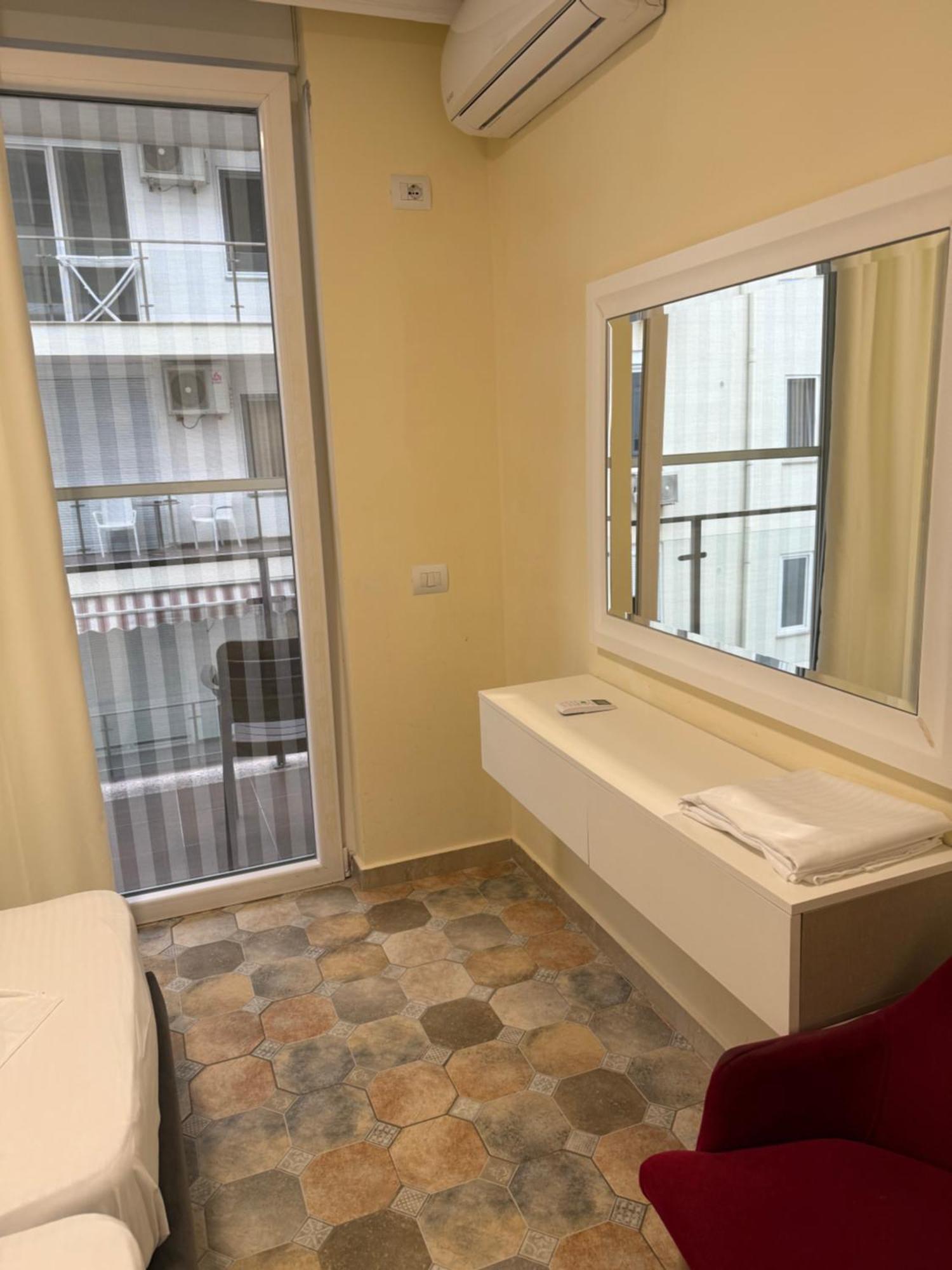 Shengjin Apartaments Extérieur photo