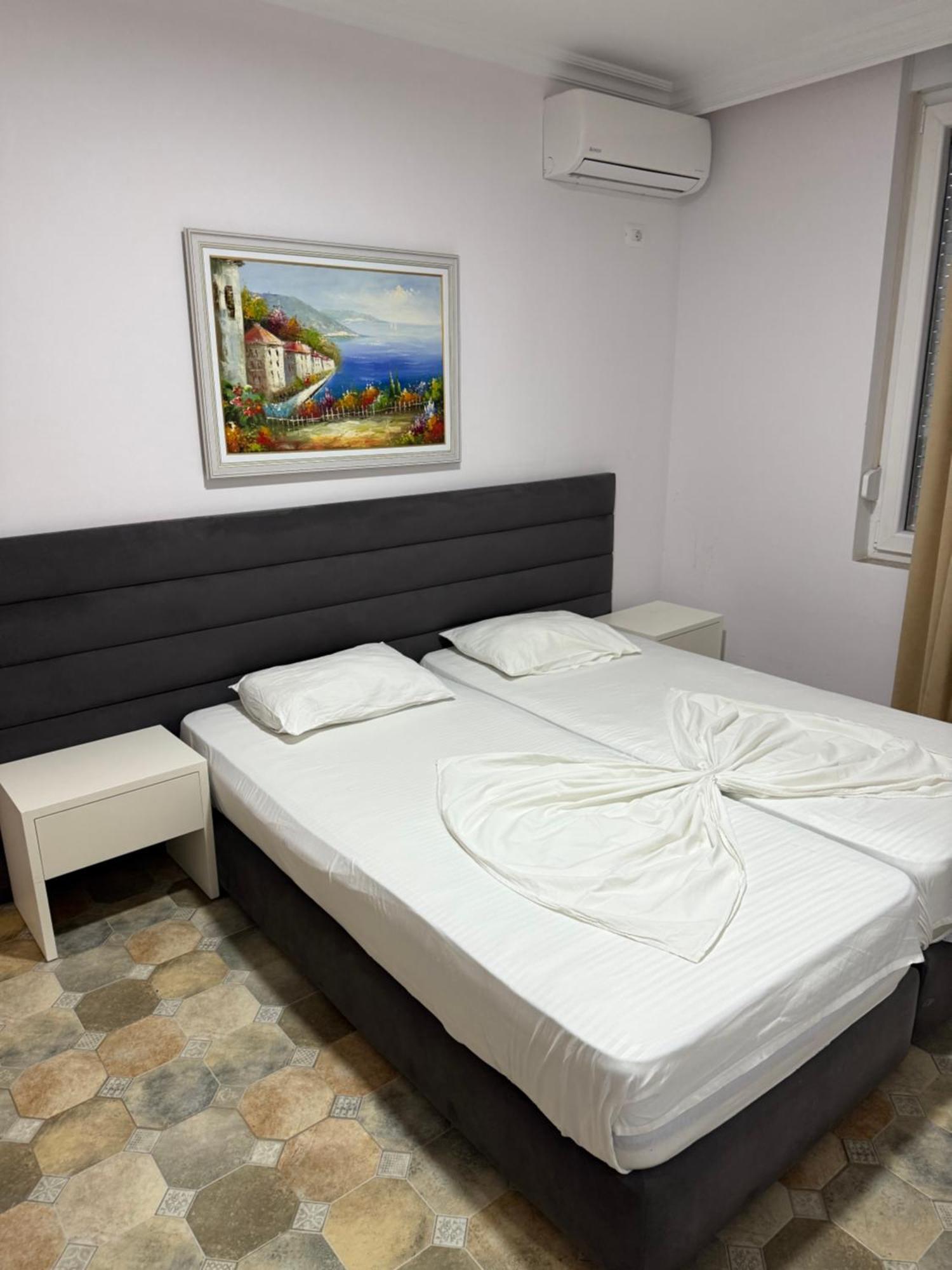 Shengjin Apartaments Extérieur photo